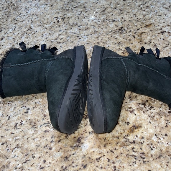 UGG Bailey Bow II - Picture 4 of 9